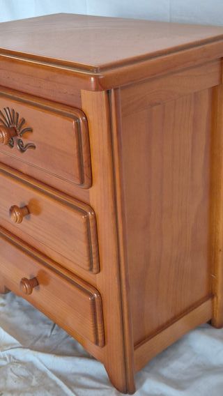 Mesita de noche 3 cajones madera miel