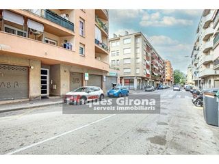 Local comercial en venta en Santa Eugènia en Girona