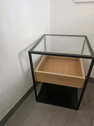Mesita de noche cristal y madera