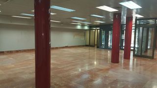 Local comercial en alquiler en Centre - Eixample – Can Llobet – Can Serra en Barbera del Vallès