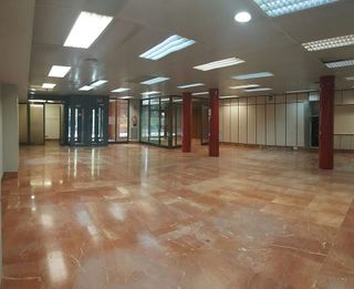 Local comercial en alquiler en Centre - Eixample – Can Llobet – Can Serra en Barbera del Vallès