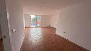 Piso en alquiler en Centro en Chiva