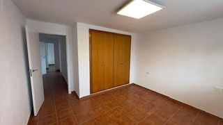 Piso en alquiler en Centro en Chiva