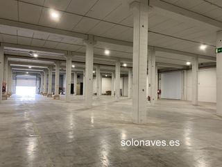 Nave industrial en alquiler en Avda. Cataluña en Zaragoza