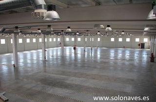 Nave industrial en alquiler en Avda. Cataluña en Zaragoza