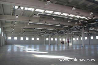 Nave industrial en alquiler en Avda. Cataluña en Zaragoza