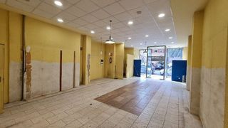 Local comercial en alquiler en Universidad - Los Lirios en Logroño