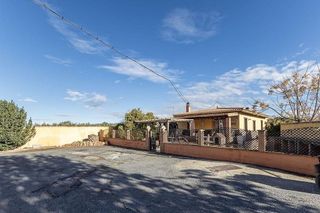 Chalet en venta en Zubia (La)