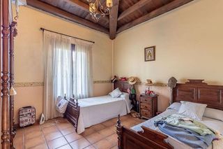 Chalet en venta en Zubia (La)