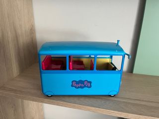 Autobús Peppa Pig con figuras