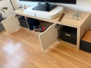 Mueble TV Kallax + puertas de color blanco