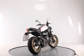 YAMAHA XSR 700 2025