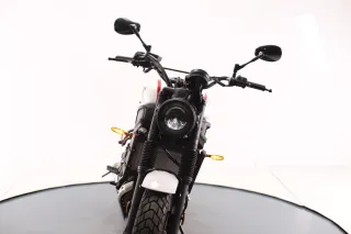 YAMAHA XSR 700 2025