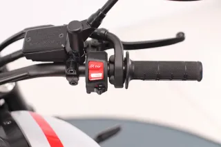 YAMAHA XSR 700 2025