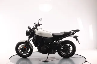 YAMAHA XSR 700 2025
