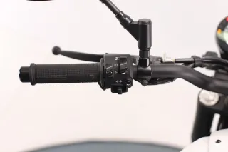 YAMAHA XSR 700 2025