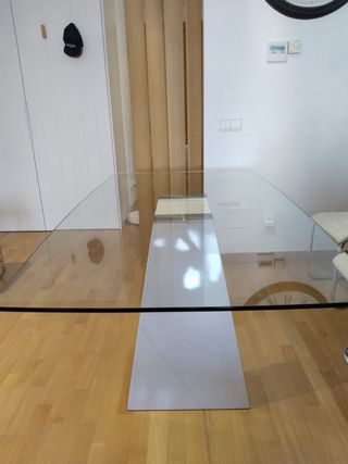 Mesa de cristal moderna