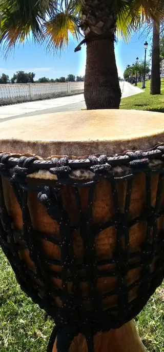 Djembe artesanal 61cm / 34cm caoba africana (khaya