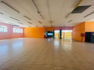 Local comercial en venta en Yecla