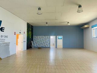 Local comercial en venta en Yecla