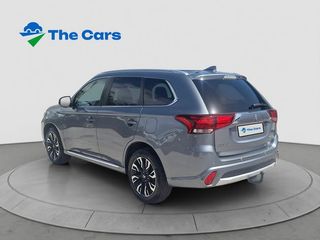 Mitsubishi Outlander PHEV Kaiteki 4WD