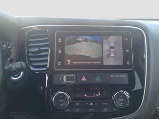 Mitsubishi Outlander PHEV Kaiteki 4WD