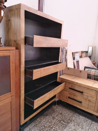 CONJUNTO DE ESTANTERIA Y APARADOR MADERA