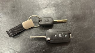 Peugeot 2008 PureTech 130 S&S Allure Pack EAT8 96 kW (130 CV)