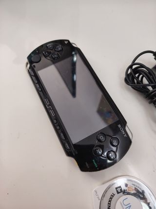 Sony PSP 1004 Nera + Caricabatterie + Gioco