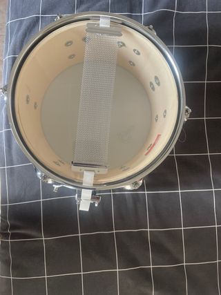 Tambor Gretsch con baquetas