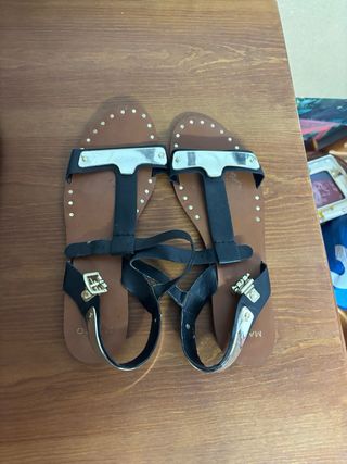 Pack 4 pares de calzado (deportivo y sandalias)