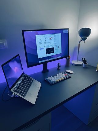 Soporte de monitor VESA negro