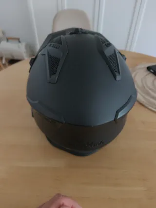 Casco de moto negro