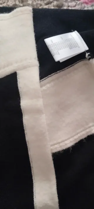 Jersey Negro y Beige Viscosa Poliéster