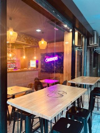 Bar en alquiler en Palacio de Congresos - Urbadiez - Entrepuentes en Sevilla