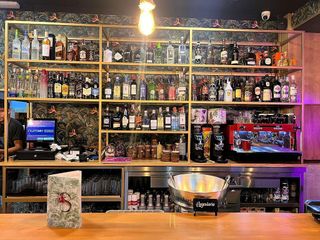 Bar en alquiler en Palacio de Congresos - Urbadiez - Entrepuentes en Sevilla