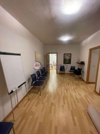 Oficina en alquiler en La Chantría - La Lastra en León