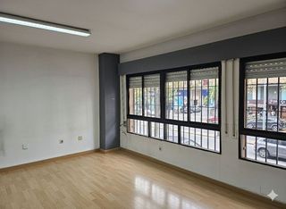 Local comercial en alquiler en Tres Olivos - La Piedad en Talavera de la Reina