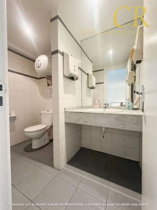 Local comercial en alquiler en El Llano en Gijón