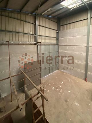 Nave industrial en alquiler en Avda. de Abril. - 9 de octubre en Sagunto