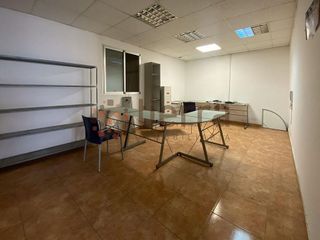 Nave industrial en alquiler en Avda. de Abril. - 9 de octubre en Sagunto