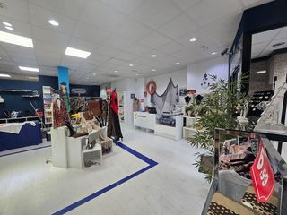Local comercial en alquiler en San Isidro - Los Almendros en Alcalá de Henares