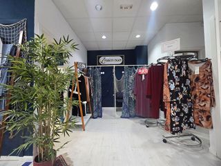 Local comercial en alquiler en San Isidro - Los Almendros en Alcalá de Henares