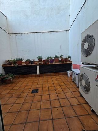 Local comercial en alquiler en San Isidro - Los Almendros en Alcalá de Henares