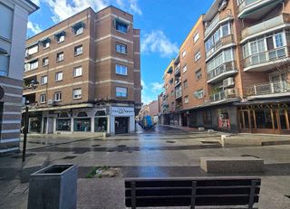 Local comercial en alquiler en San Isidro - Los Almendros en Alcalá de Henares