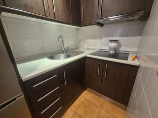 Piso en venta en La Goleta - San Felipe Neri en Málaga