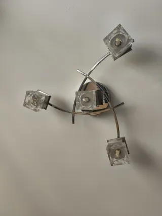 Lámpara de pared moderna cristal y metal