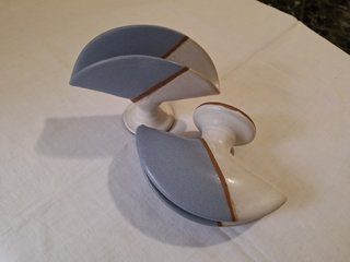 Coppia portatovaglioli in ceramica