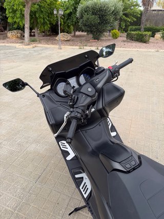 Yamaha TMAX 560 2022 Negra