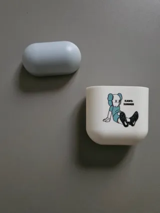 KAWS Porta Cuffie